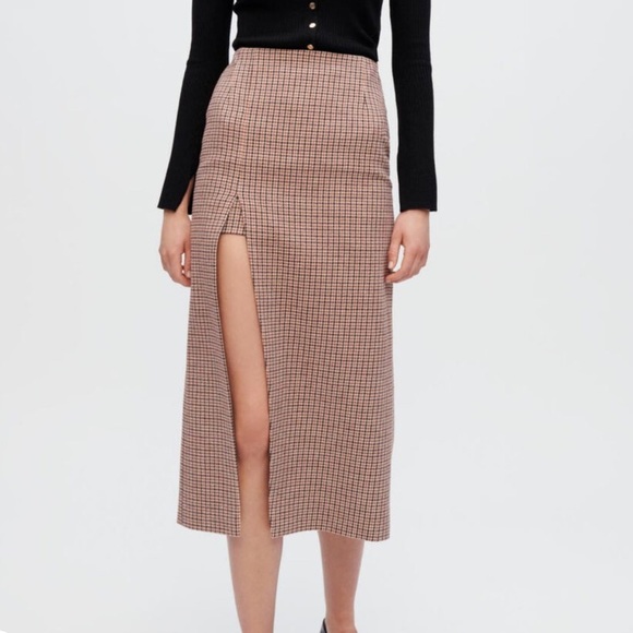 Maje Dresses & Skirts - Maje skirt with houndstooth slit